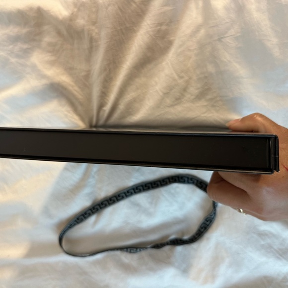 Authentic Versace gift box with greca ribbon - Picture 9 of 11